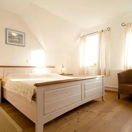 Zander Mit Sauna Holiday home Born